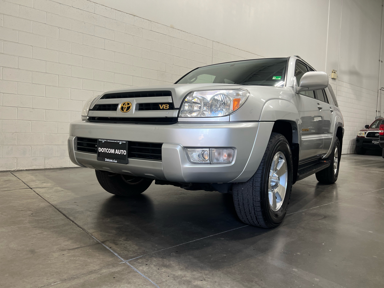 2005 Toyota 4Runner Limited V8 4WD photo 3