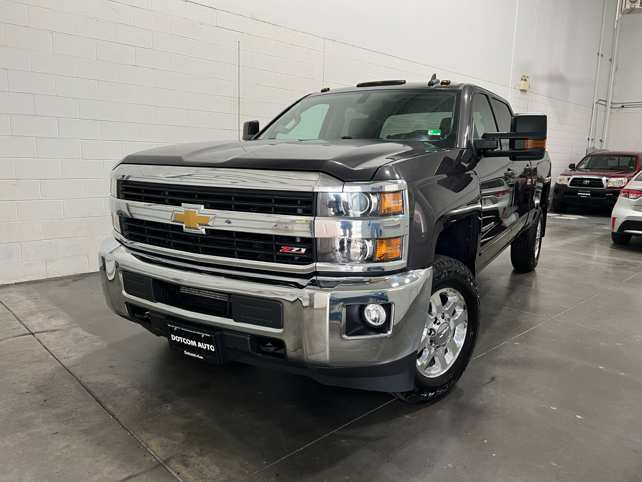 2015 Chevrolet Silverado 2500HD photo 3
