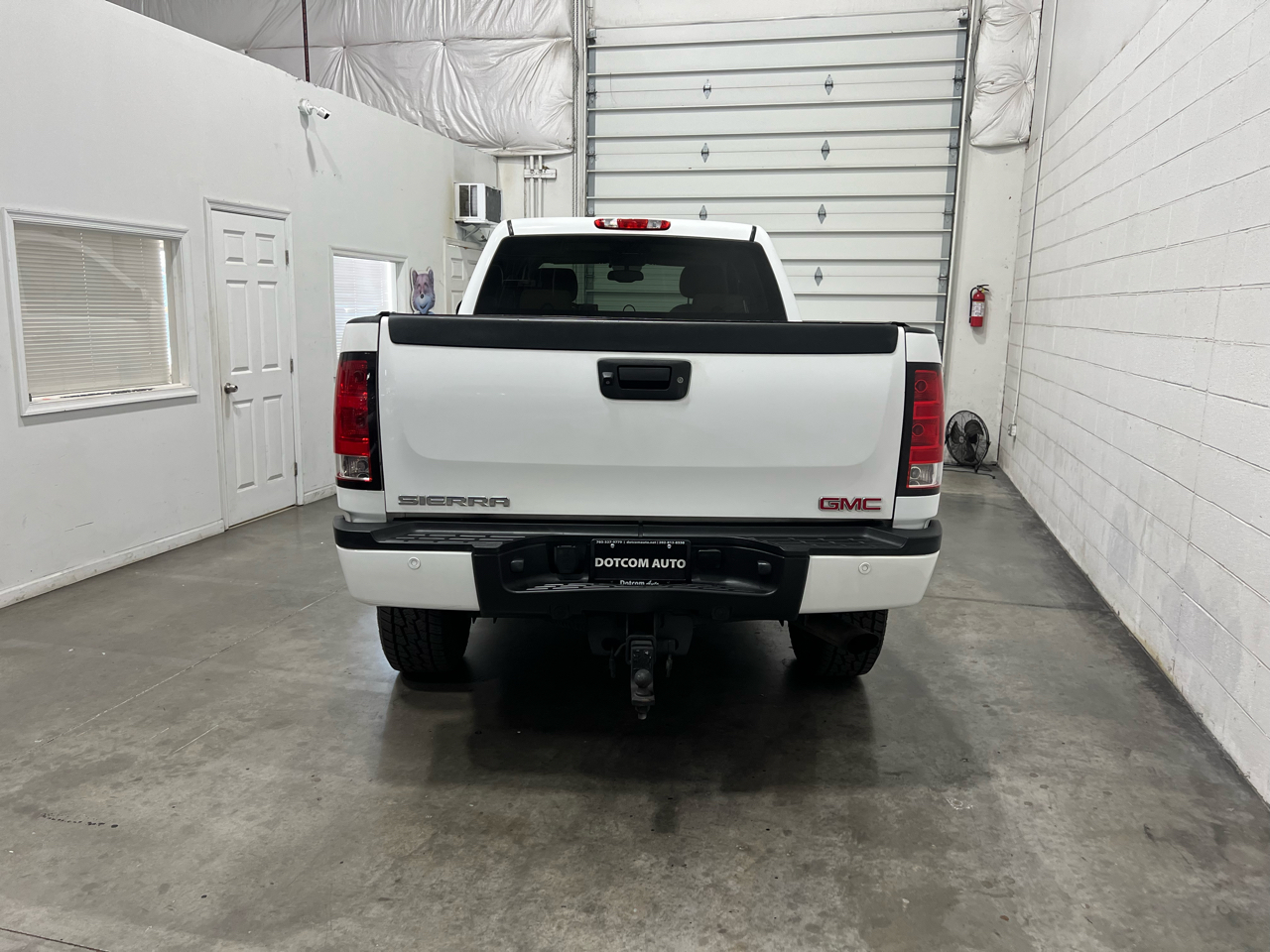 GMC Sierra 2500HD Denali Crew Cab 4WD 2011 GMC Sierra 2500HD Denali Crew Cab 4WD 2011