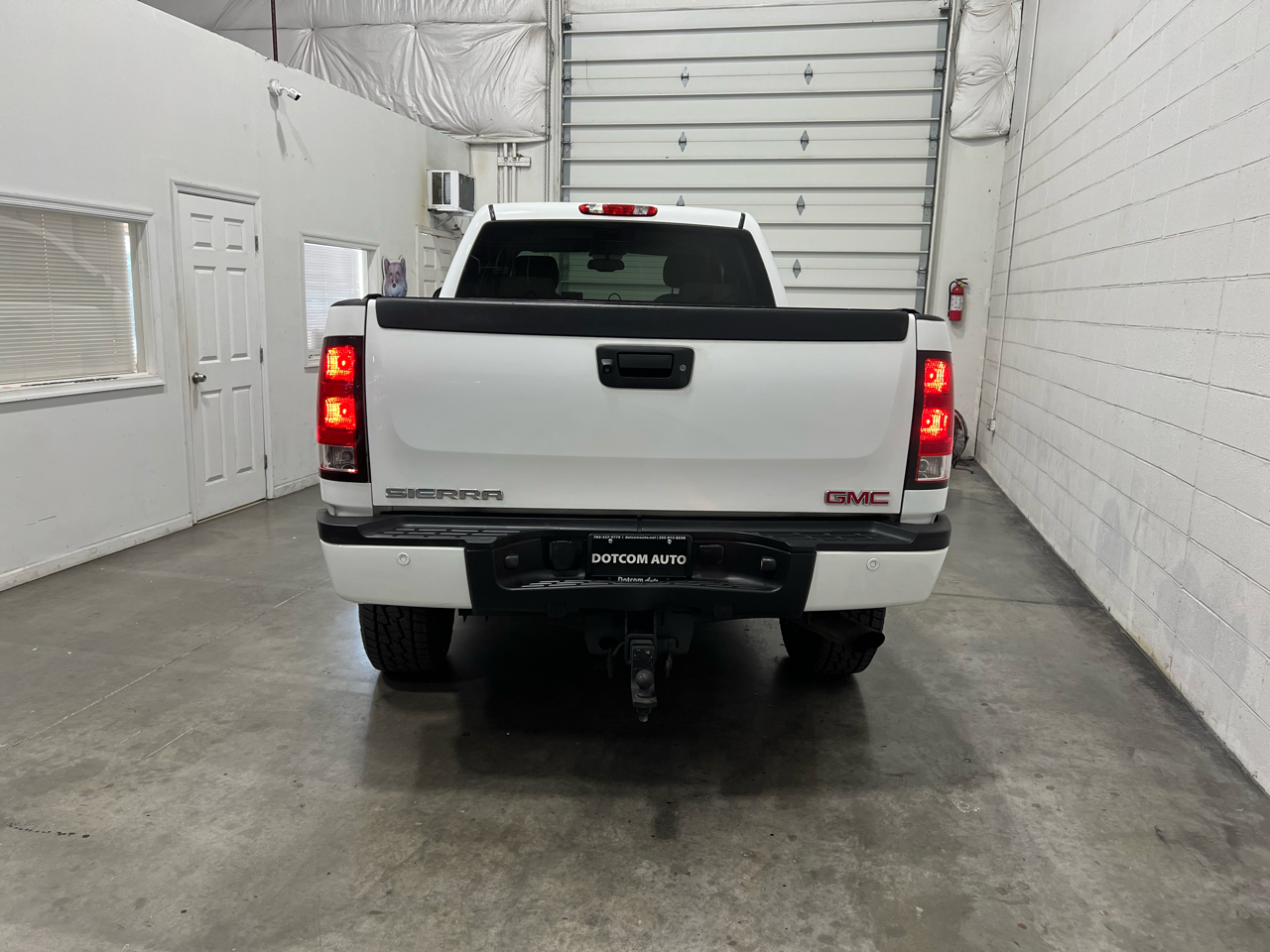 GMC Sierra 2500HD Denali Crew Cab 4WD 2011 GMC Sierra 2500HD Denali Crew Cab 4WD 2011