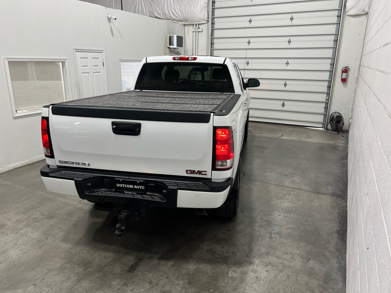 GMC Sierra 2500HD Denali Crew Cab 4WD 2011 GMC Sierra 2500HD Denali Crew Cab 4WD 2011