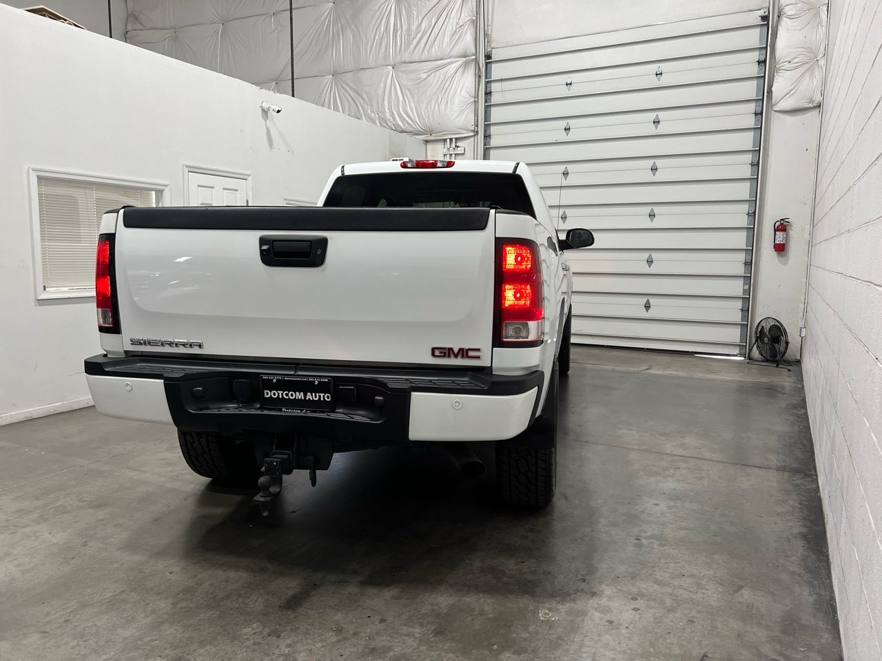 GMC Sierra 2500HD Denali Crew Cab 4WD 2011 GMC Sierra 2500HD Denali Crew Cab 4WD 2011