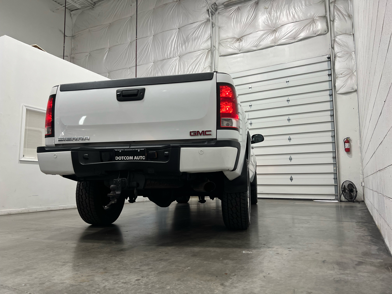 GMC Sierra 2500HD Denali Crew Cab 4WD 2011 GMC Sierra 2500HD Denali Crew Cab 4WD 2011