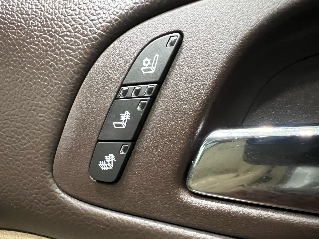 GMC Sierra 2500HD Denali Crew Cab 4WD 2011 GMC Sierra 2500HD Denali Crew Cab 4WD 2011