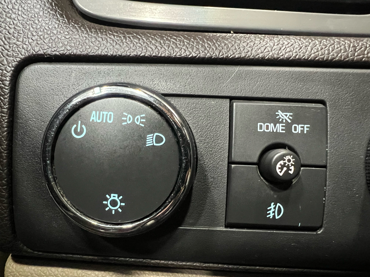 GMC Sierra 2500HD Denali Crew Cab 4WD 2011 GMC Sierra 2500HD Denali Crew Cab 4WD 2011