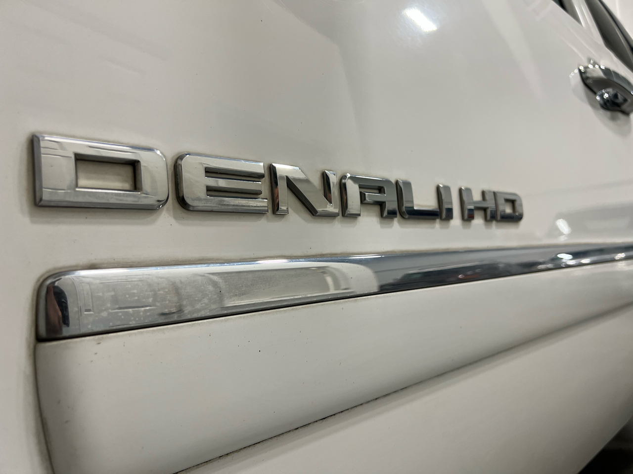 GMC Sierra 2500HD Denali Crew Cab 4WD 2011 GMC Sierra 2500HD Denali Crew Cab 4WD 2011