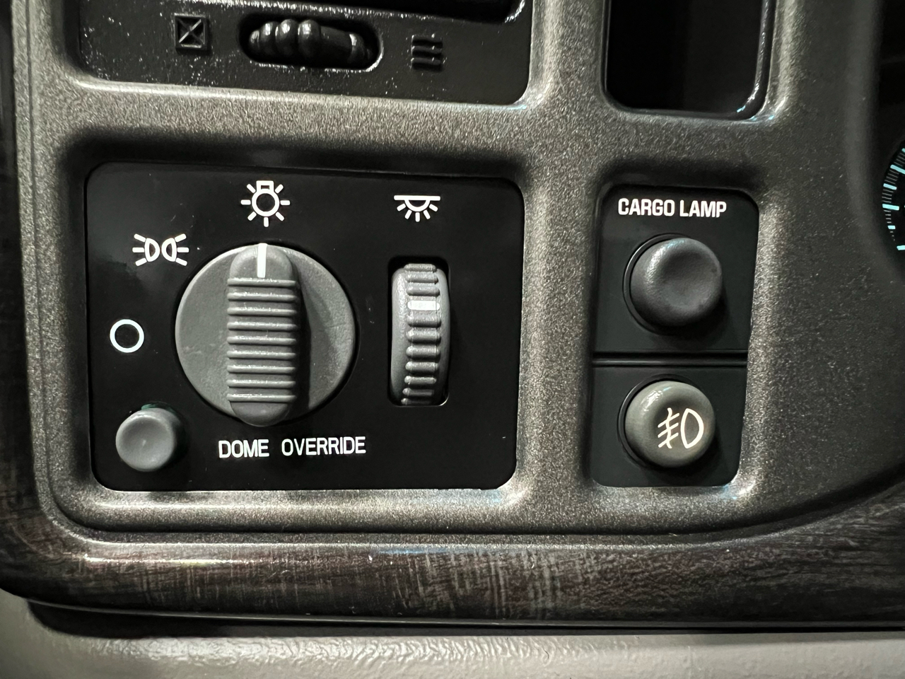 GMC Sierra 1500 Denali Ext. Cab AWD 2002 GMC Sierra 1500 Denali Ext. Cab AWD 2002