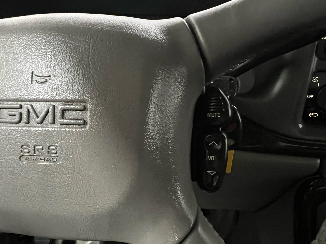 GMC Sierra 1500 Denali Ext. Cab AWD 2002 GMC Sierra 1500 Denali Ext. Cab AWD 2002