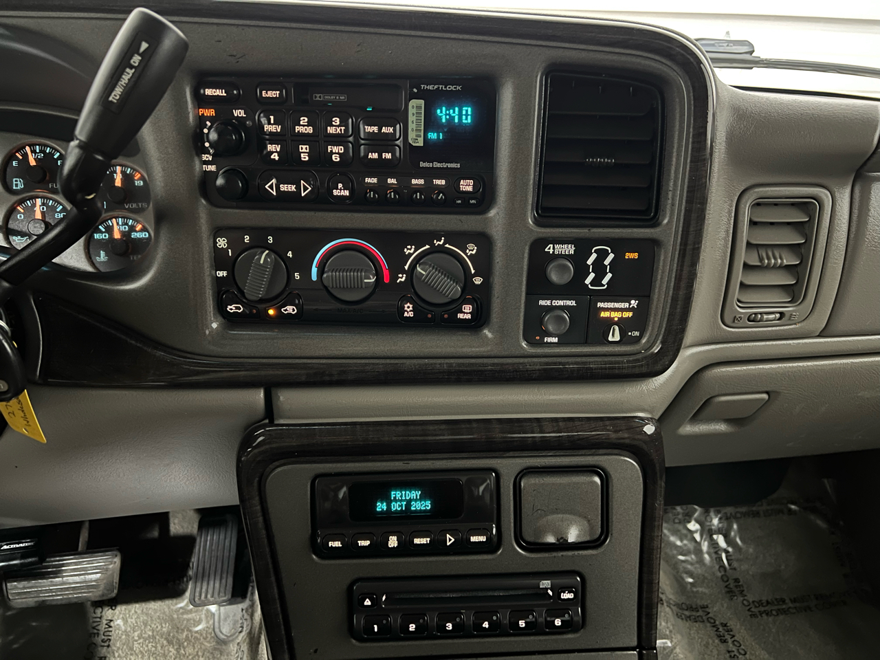 GMC Sierra 1500 Denali Ext. Cab AWD 2002 GMC Sierra 1500 Denali Ext. Cab AWD 2002