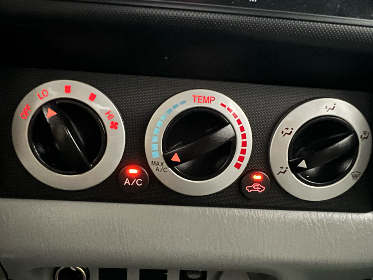 Toyota Tacoma Double Cab V6 4WD 2011 Toyota Tacoma Double Cab V6 4WD 2011