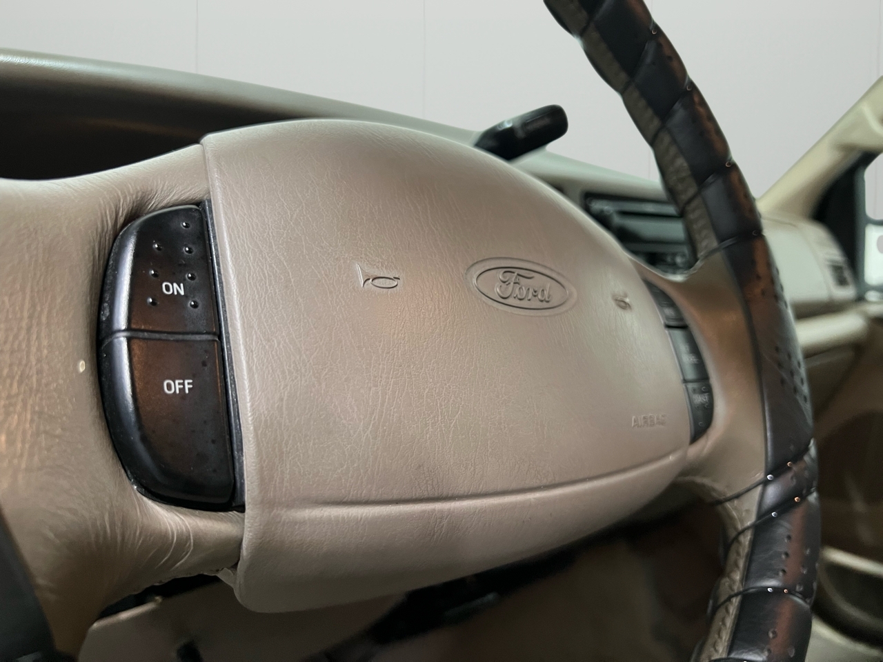 Ford F-350 SD Lariat Crew Cab Long Bed 4WD 2001