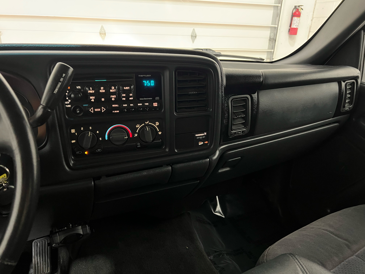 Chevrolet Silverado 2500HD LT Ext. Cab Long Bed 2WD w/OnStar 2001 Chevrolet Silverado 2500HD LT Ext. Cab Long Bed 2WD w/OnStar 2001