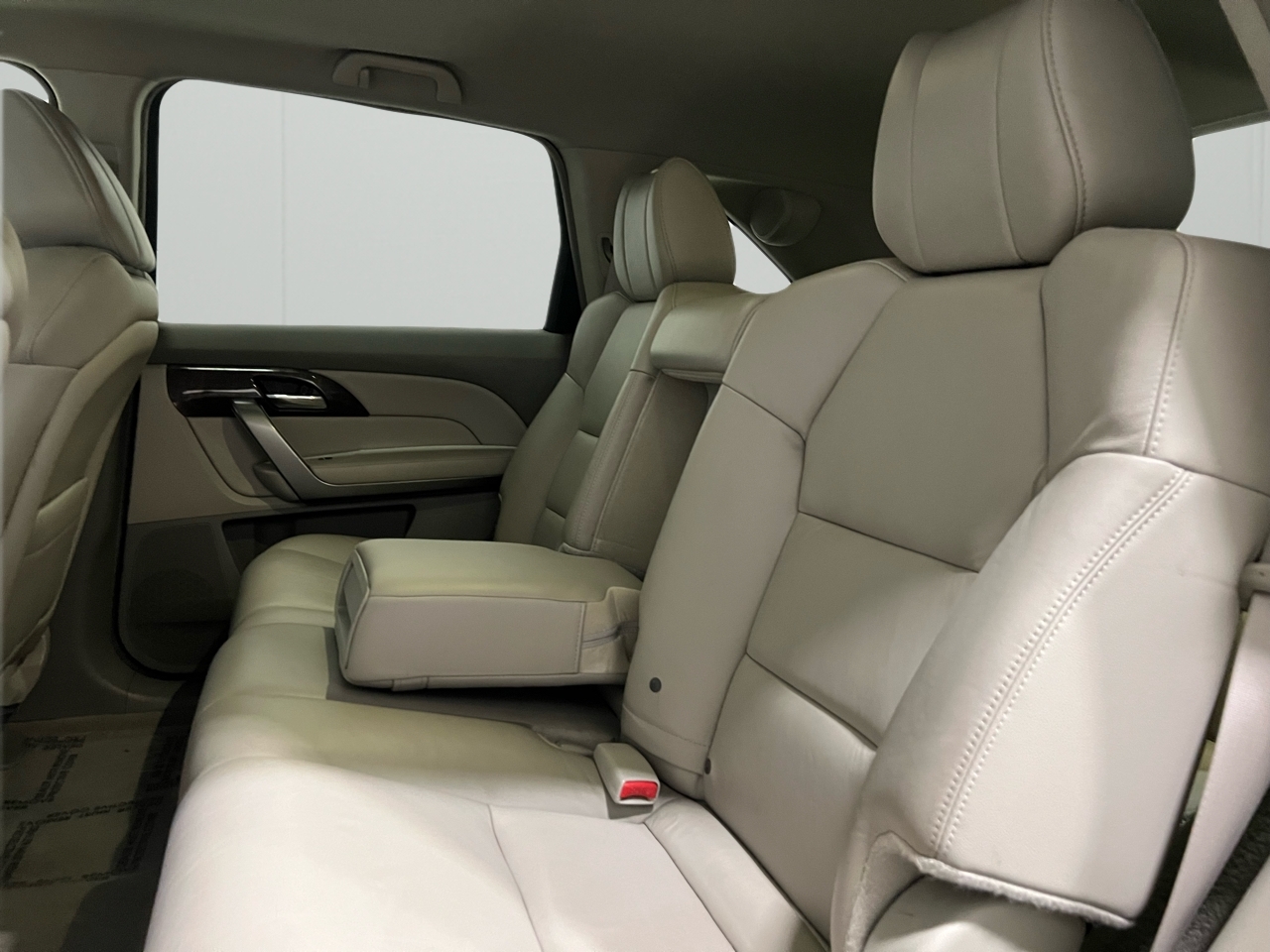 Acura MDX 6-Spd AT w/Tech Package 2011