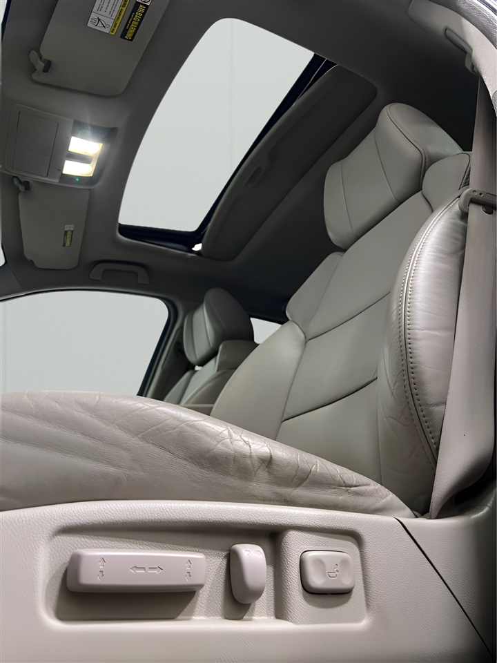Acura MDX 6-Spd AT w/Tech Package 2011