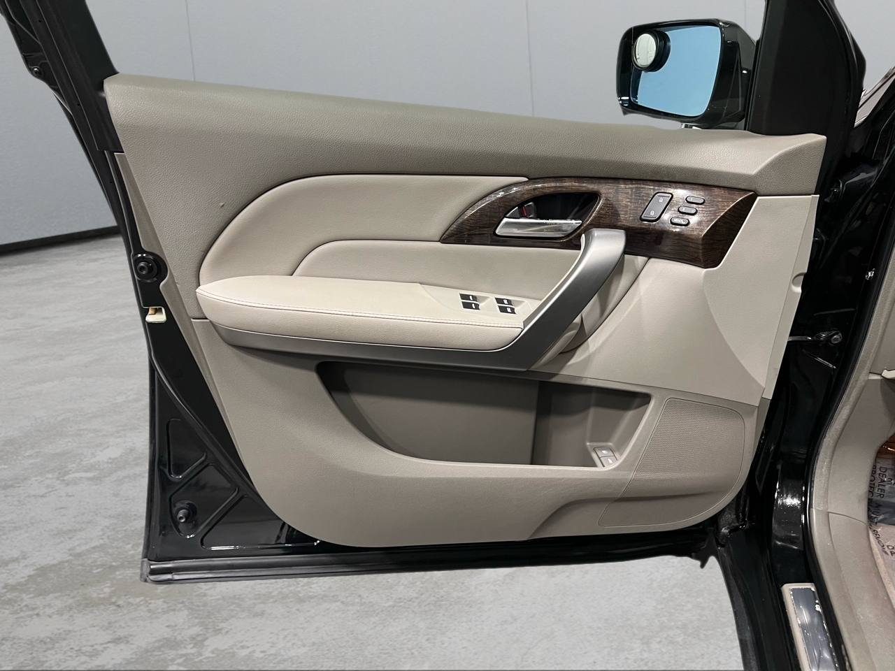 Acura MDX 6-Spd AT w/Tech Package 2011