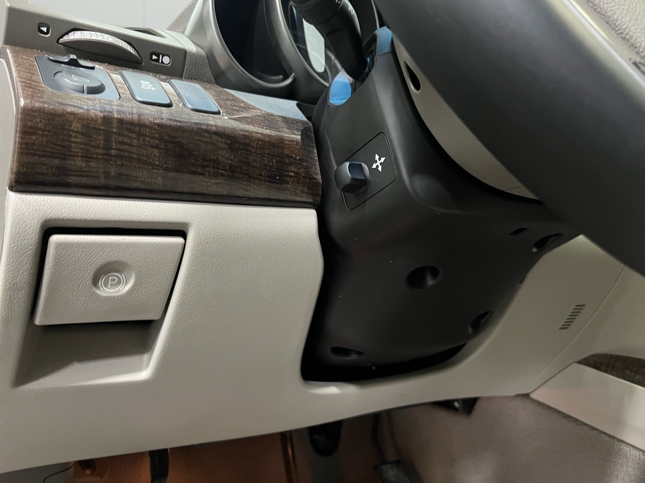 Acura MDX 6-Spd AT w/Tech Package 2011