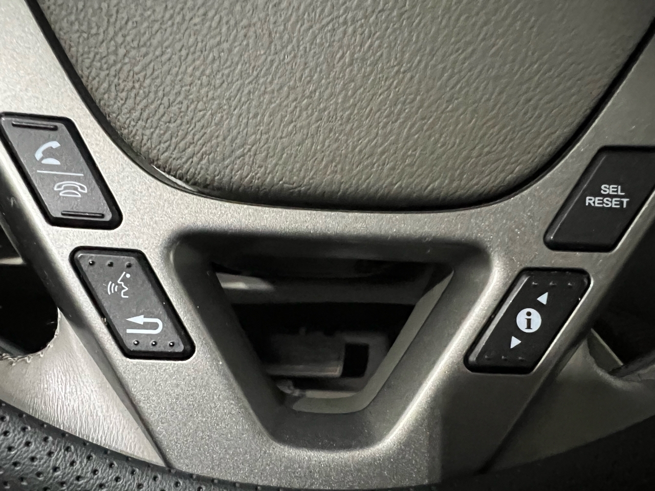 Acura MDX 6-Spd AT w/Tech Package 2011