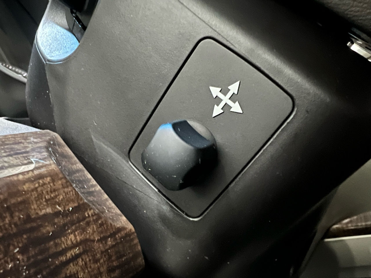 Acura MDX 6-Spd AT w/Tech Package 2011