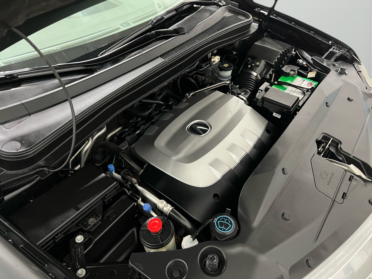 Acura MDX 6-Spd AT w/Tech Package 2011