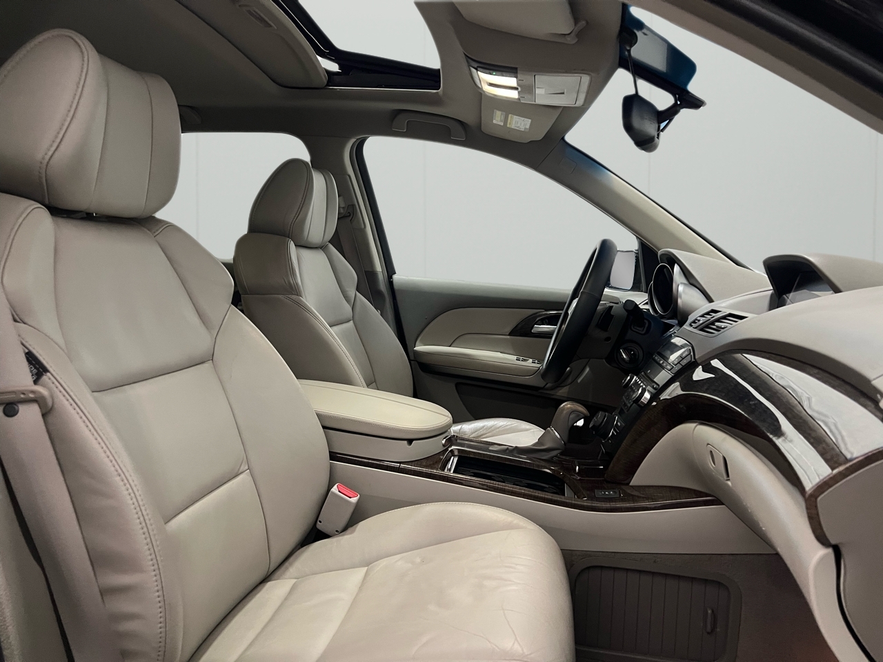 Acura MDX 6-Spd AT w/Tech Package 2011