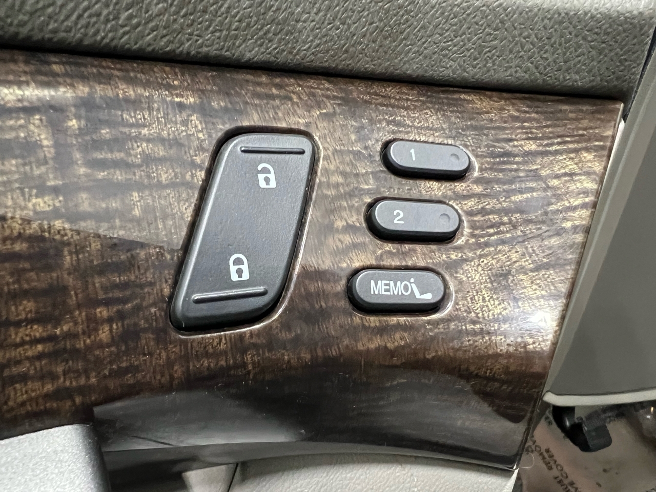 Acura MDX 6-Spd AT w/Tech Package 2011