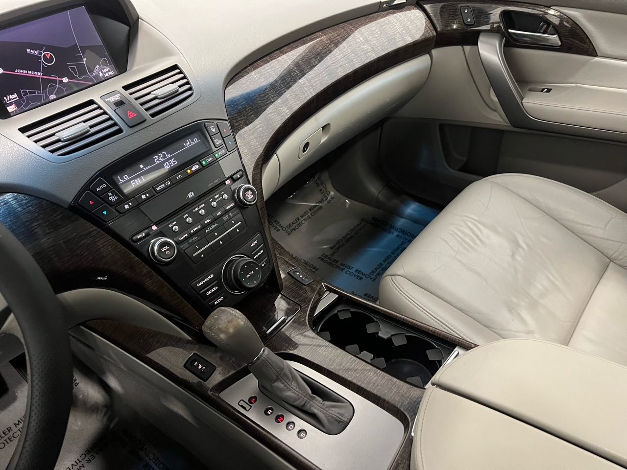 Acura MDX 6-Spd AT w/Tech Package 2011