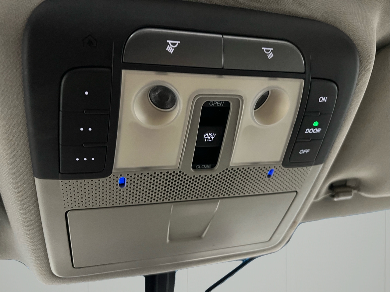 Acura MDX 6-Spd AT w/Tech Package 2011