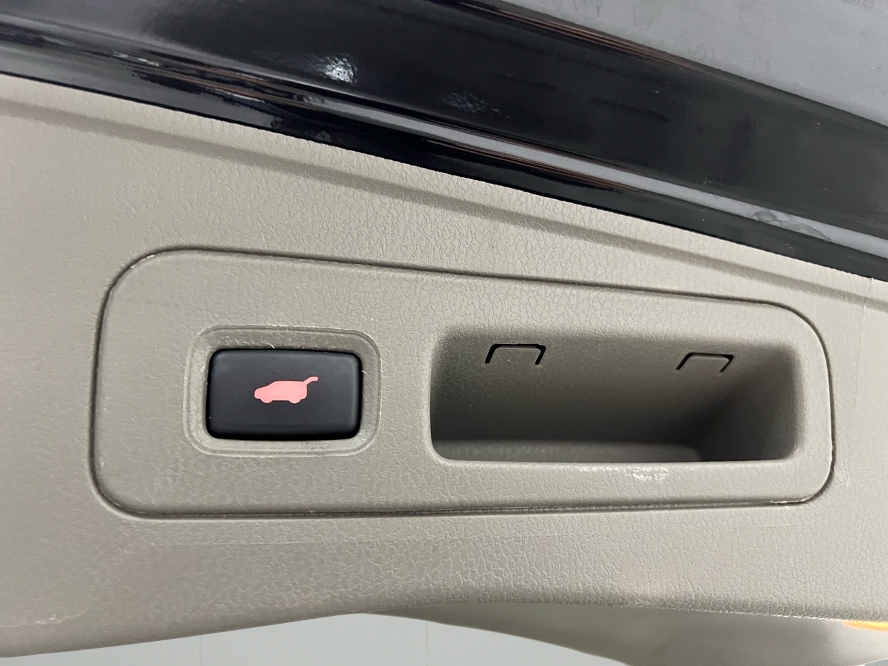 Acura MDX 6-Spd AT w/Tech Package 2011