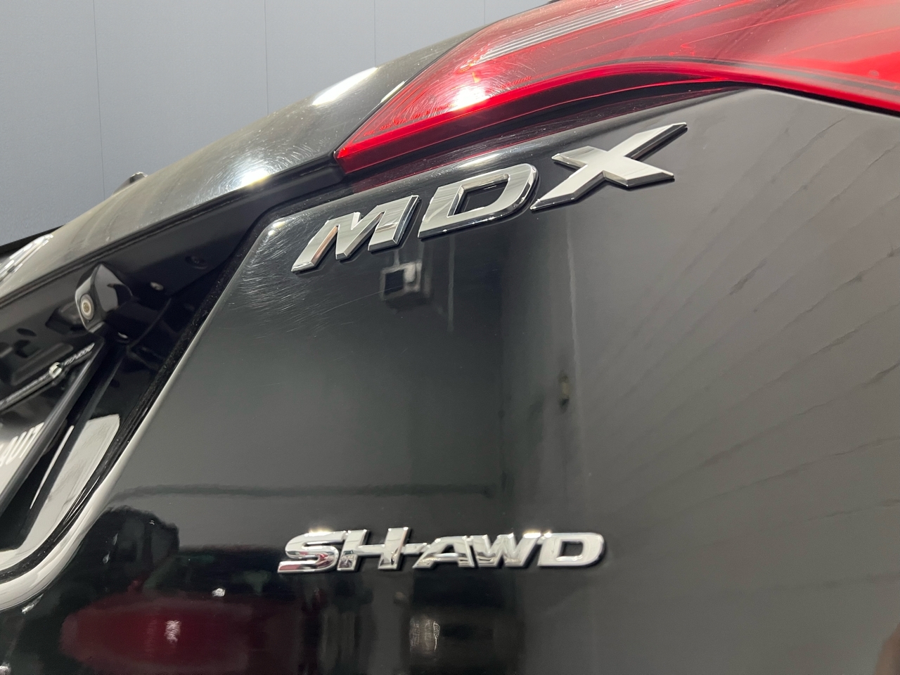 Acura MDX 6-Spd AT w/Tech Package 2011