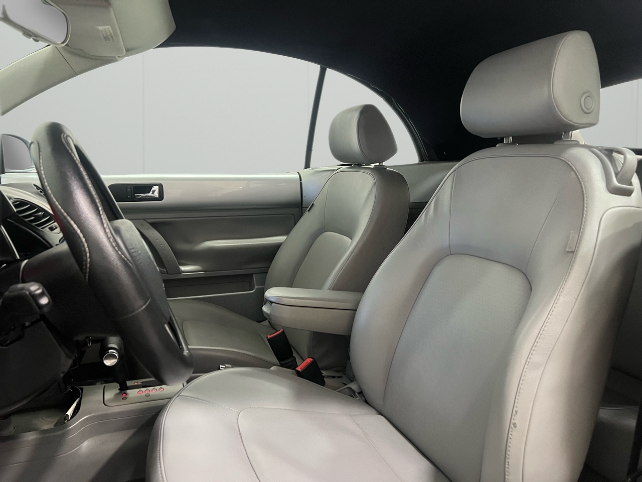 Volkswagen New Beetle 2.5L Convertible 2007