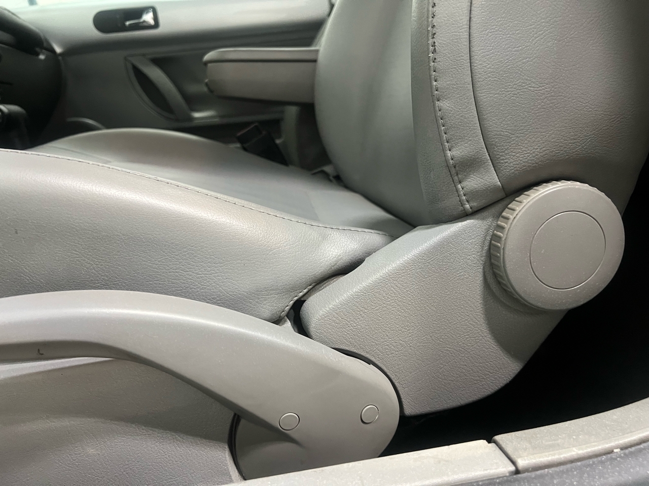 Volkswagen New Beetle 2.5L Convertible 2007