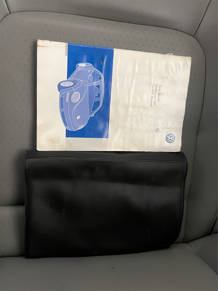 Volkswagen New Beetle 2.5L Convertible 2007