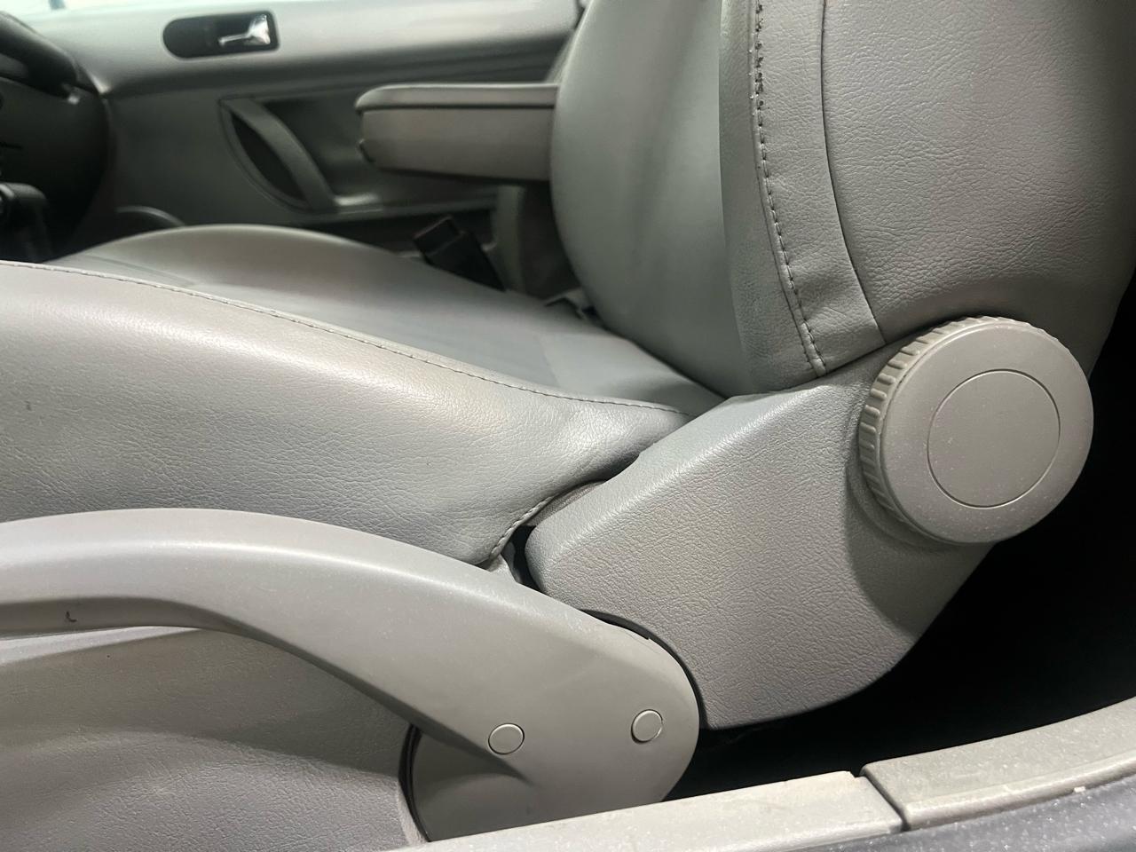 Volkswagen New Beetle 2.5L Convertible 2007