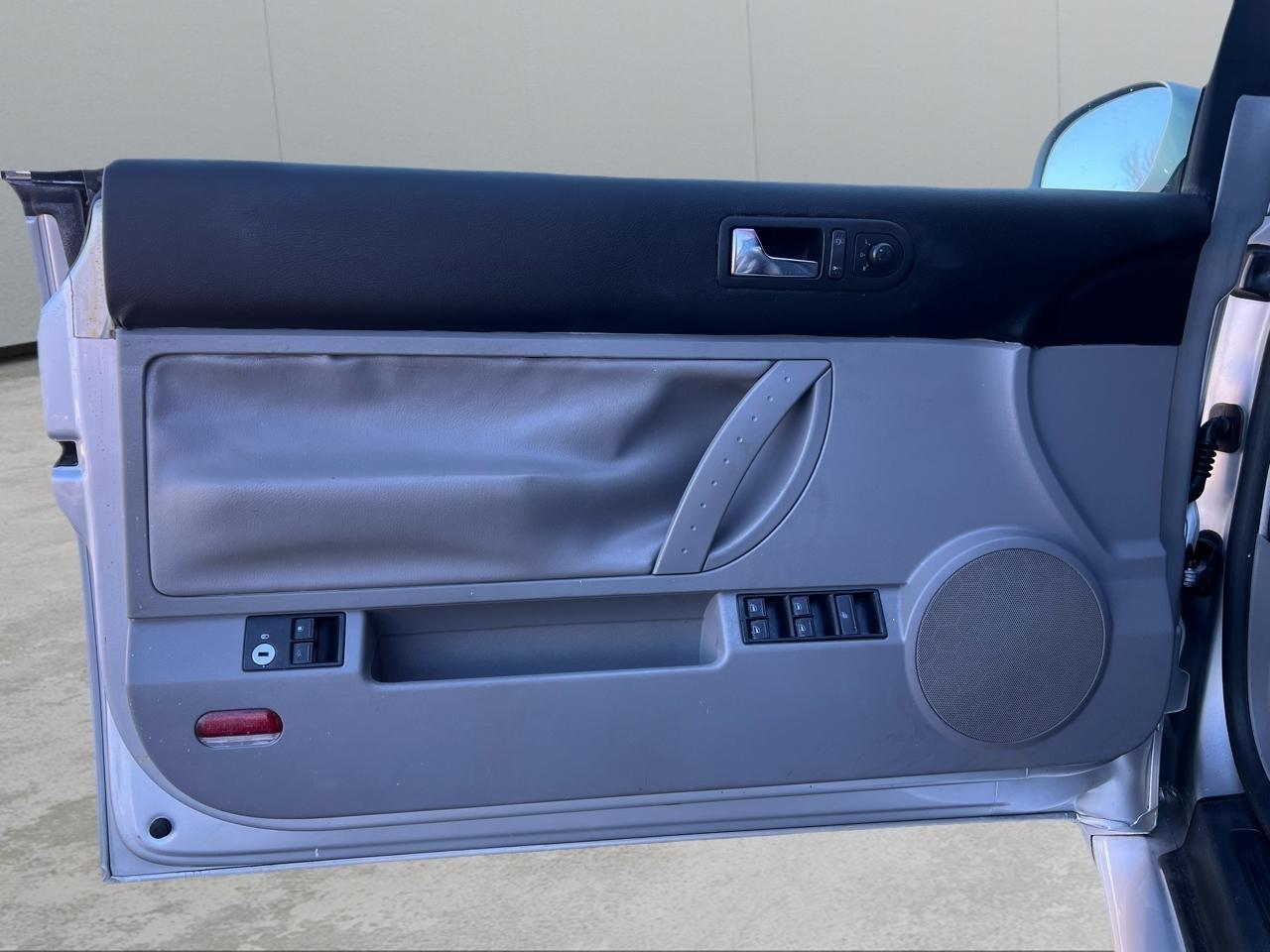 Volkswagen New Beetle 2.5L Convertible 2007