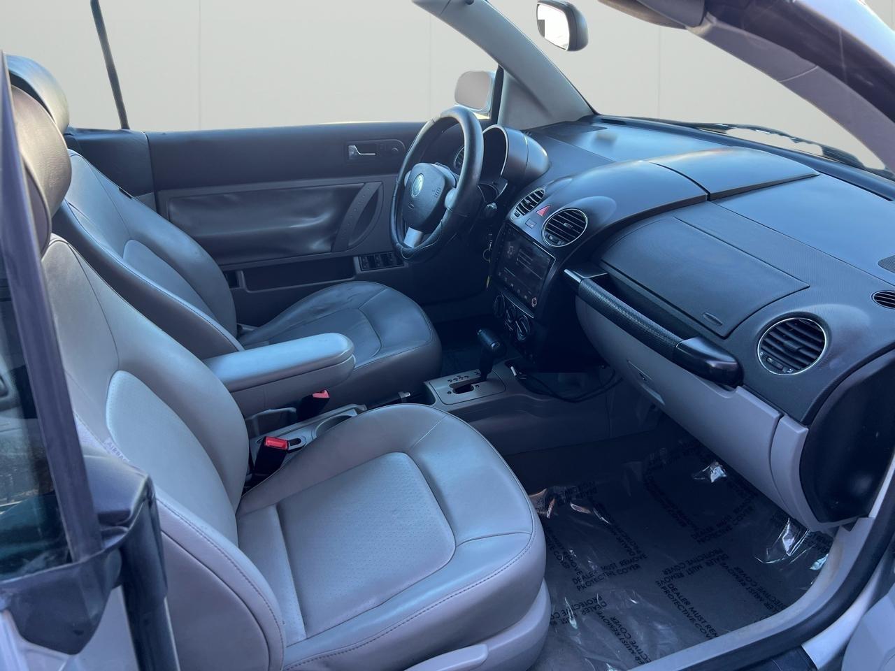 Volkswagen New Beetle 2.5L Convertible 2007