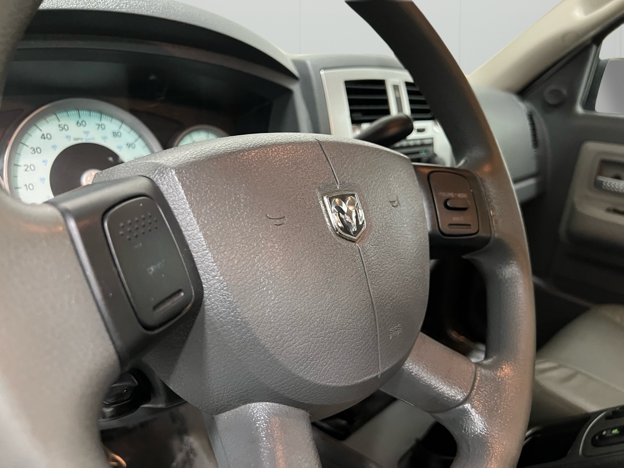 Dodge Dakota Laramie Club Cab 4WD 2005