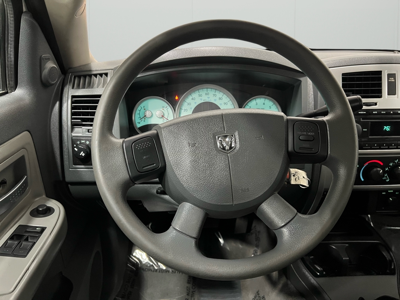 Dodge Dakota Laramie Club Cab 4WD 2005