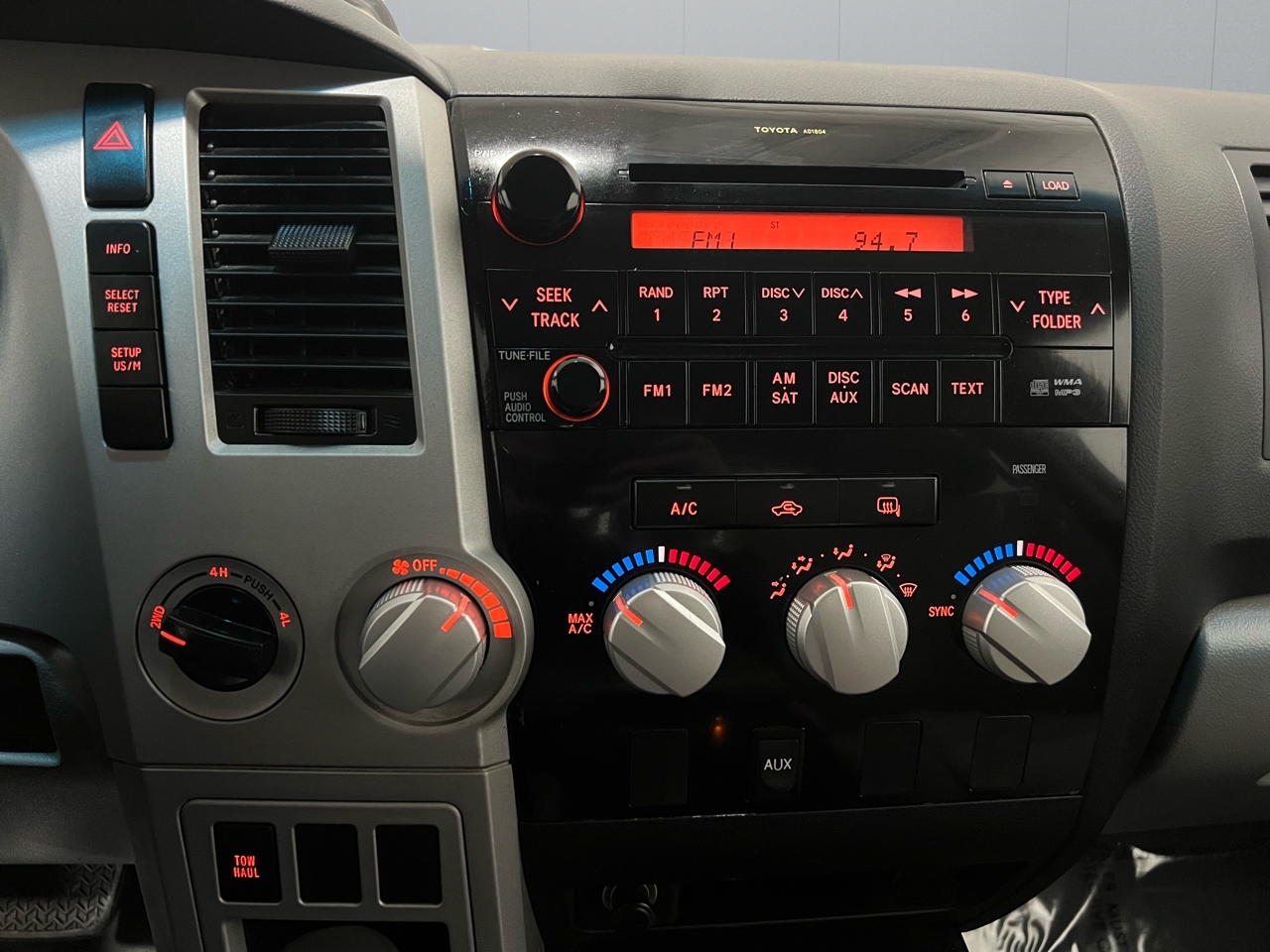 Toyota Tundra SR5 Double Cab 5.7L 4WD 2008