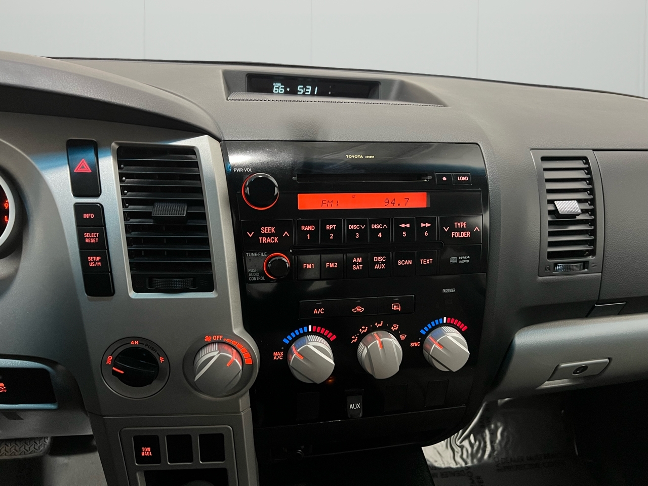 Toyota Tundra SR5 Double Cab 5.7L 4WD 2008