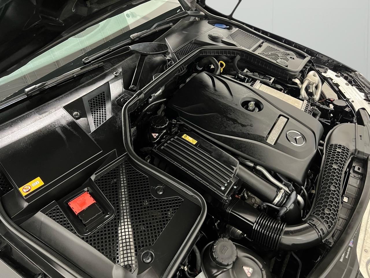 Mercedes-Benz C-Class C300 4MATIC Sedan 2015