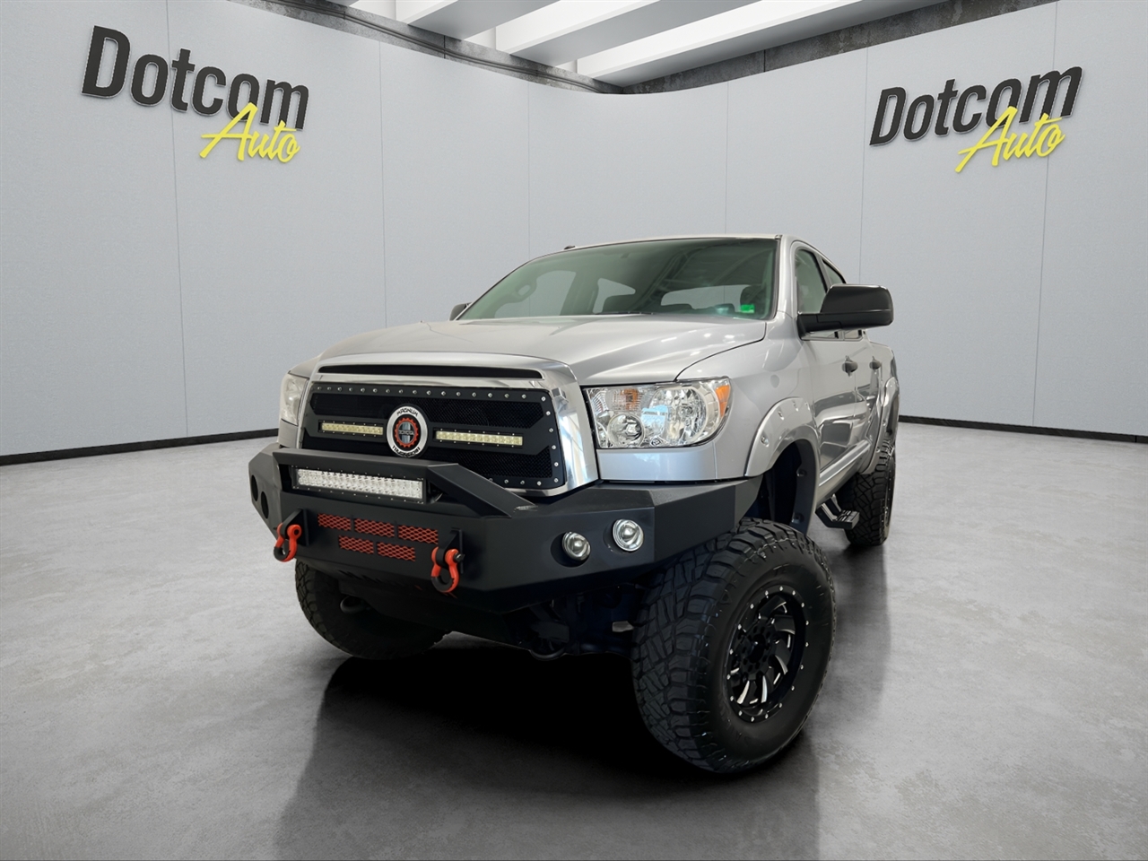 Toyota Tundra Tundra-Grade CrewMax 5.7L 4WD 2010