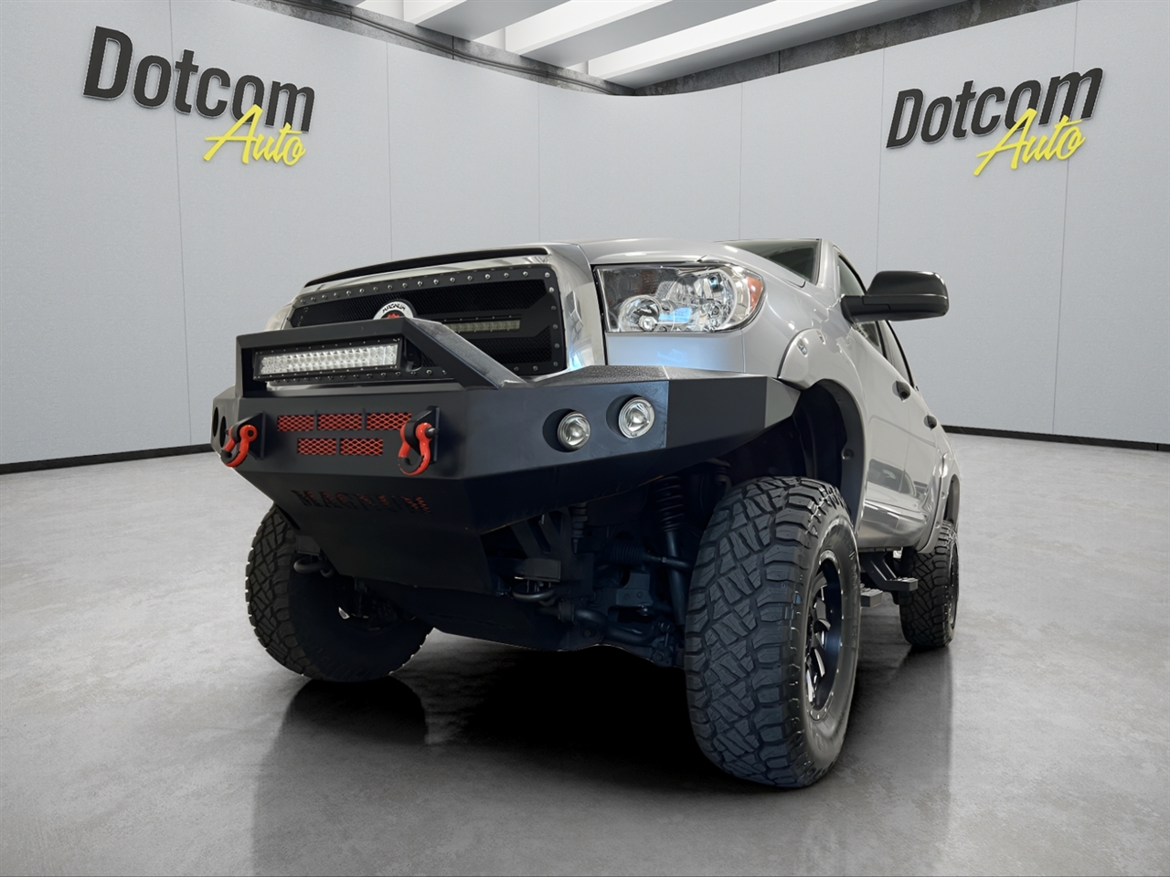 Toyota Tundra Tundra-Grade CrewMax 5.7L 4WD 2010