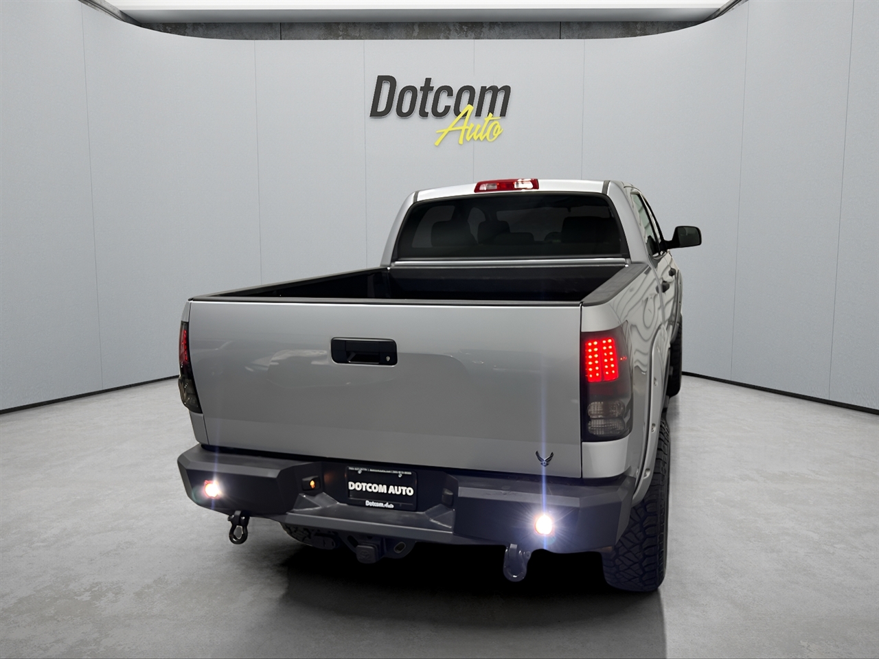 Toyota Tundra Tundra-Grade CrewMax 5.7L 4WD 2010