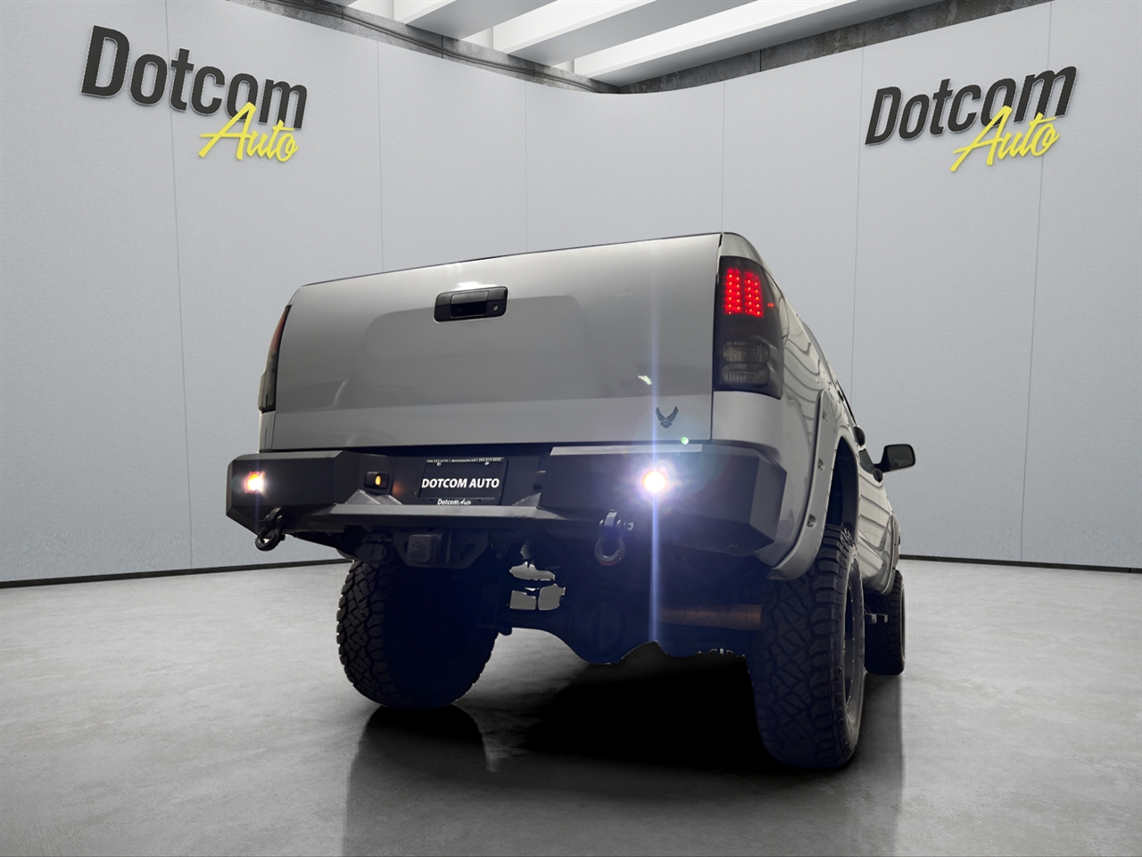 Toyota Tundra Tundra-Grade CrewMax 5.7L 4WD 2010