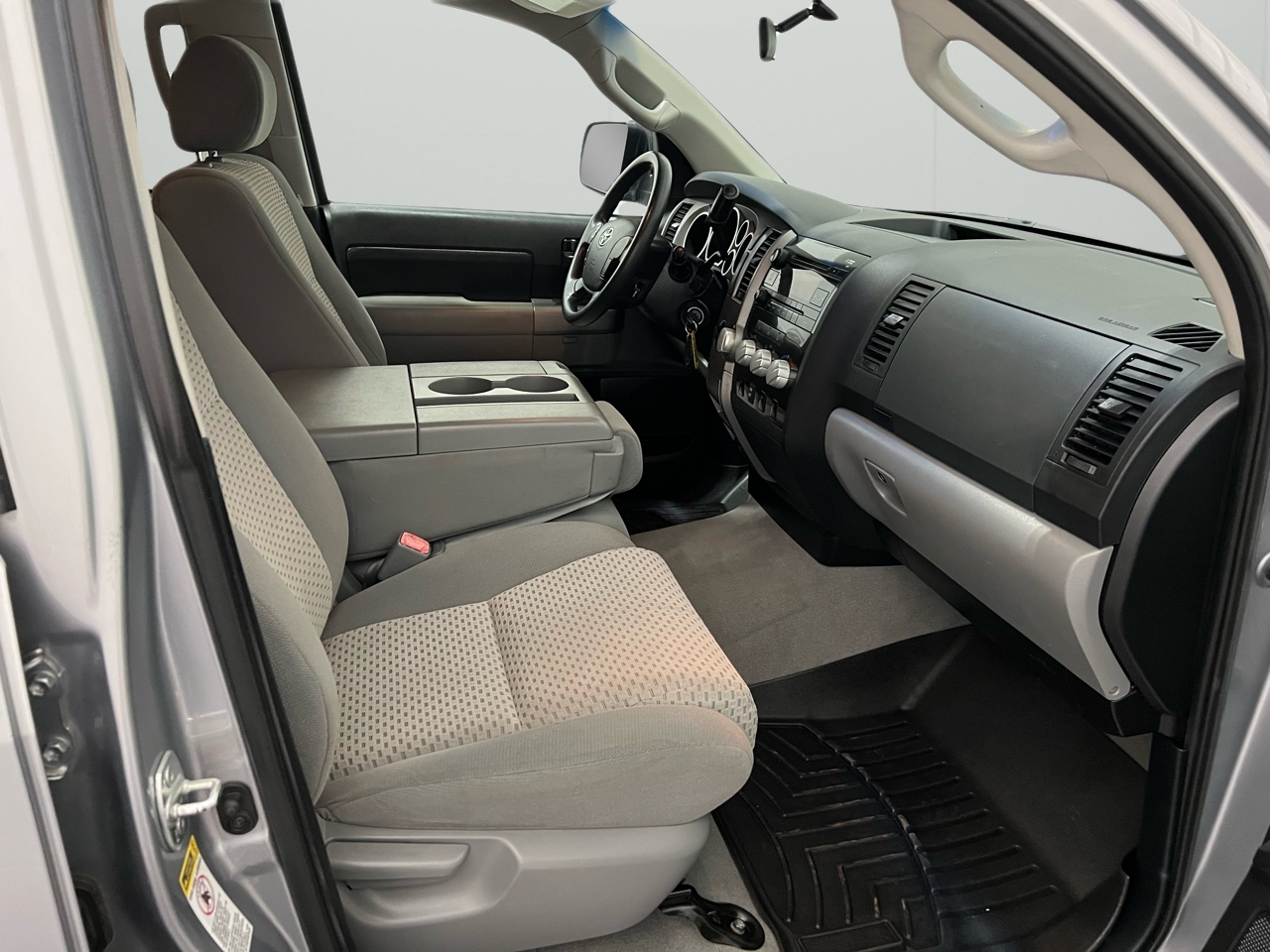 Toyota Tundra Tundra-Grade CrewMax 5.7L 4WD 2010