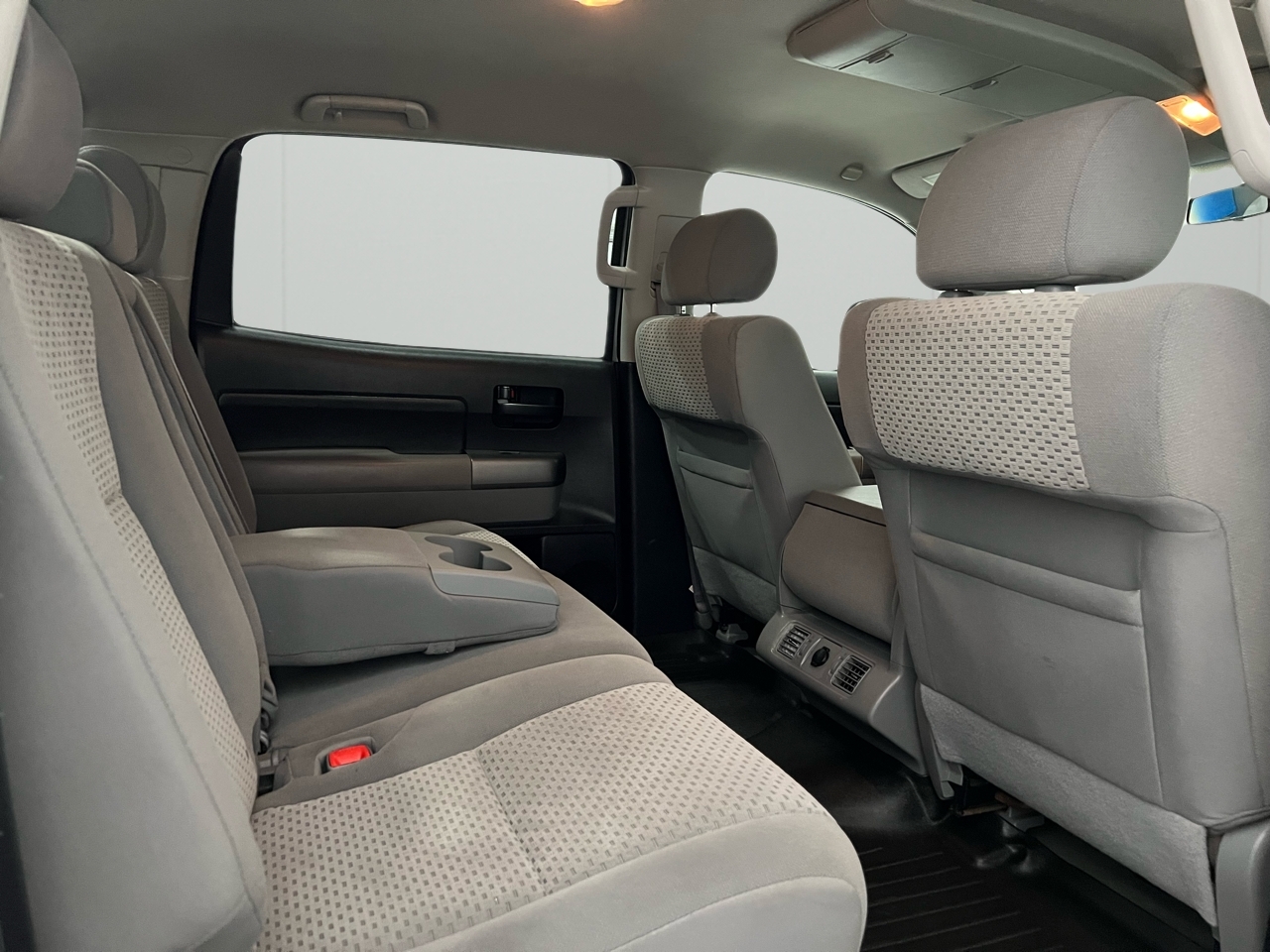 Toyota Tundra Tundra-Grade CrewMax 5.7L 4WD 2010