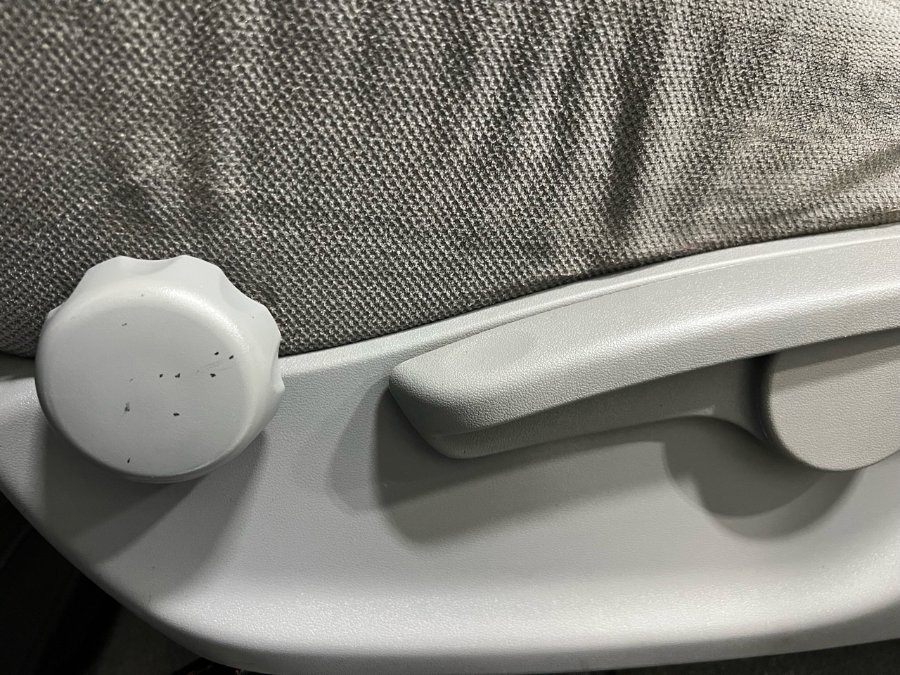 Toyota Tundra Tundra-Grade CrewMax 5.7L 4WD 2010