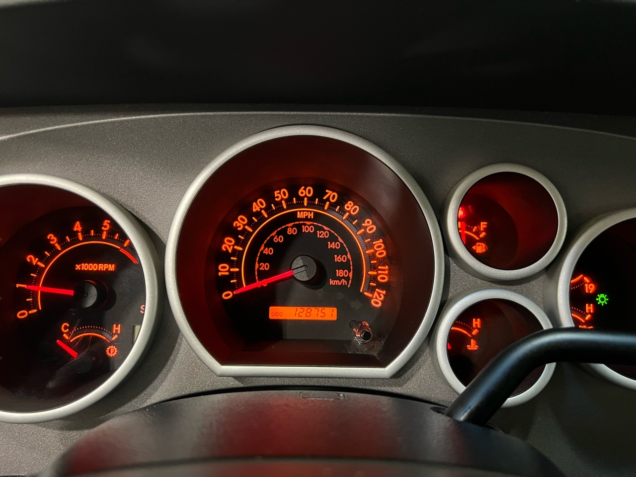 Toyota Tundra Tundra-Grade CrewMax 5.7L 4WD 2010