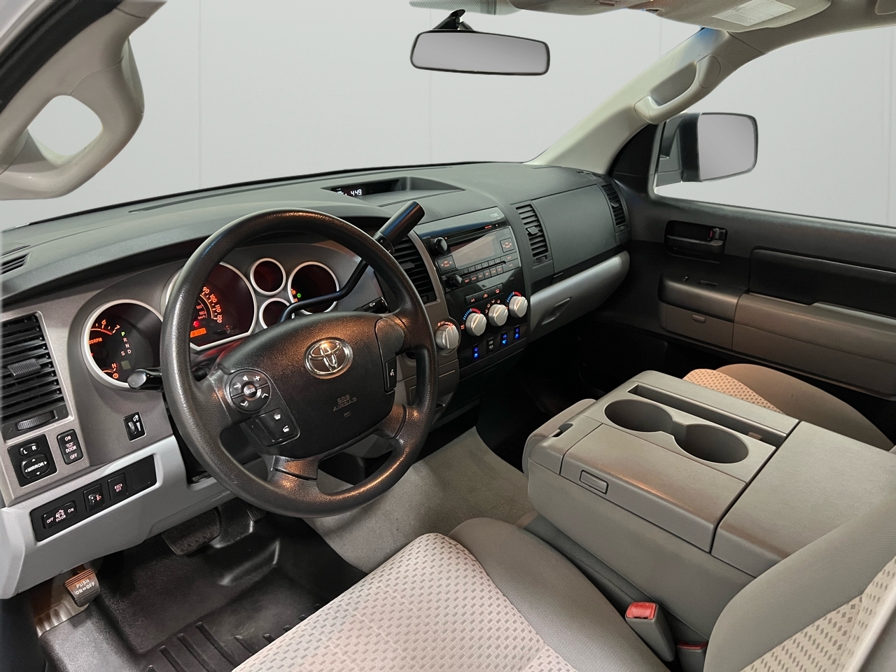 Toyota Tundra Tundra-Grade CrewMax 5.7L 4WD 2010