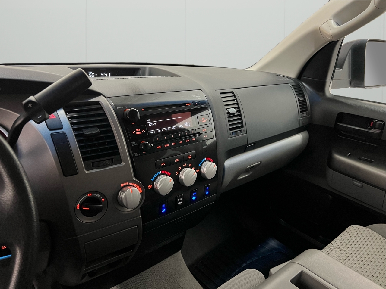 Toyota Tundra Tundra-Grade CrewMax 5.7L 4WD 2010